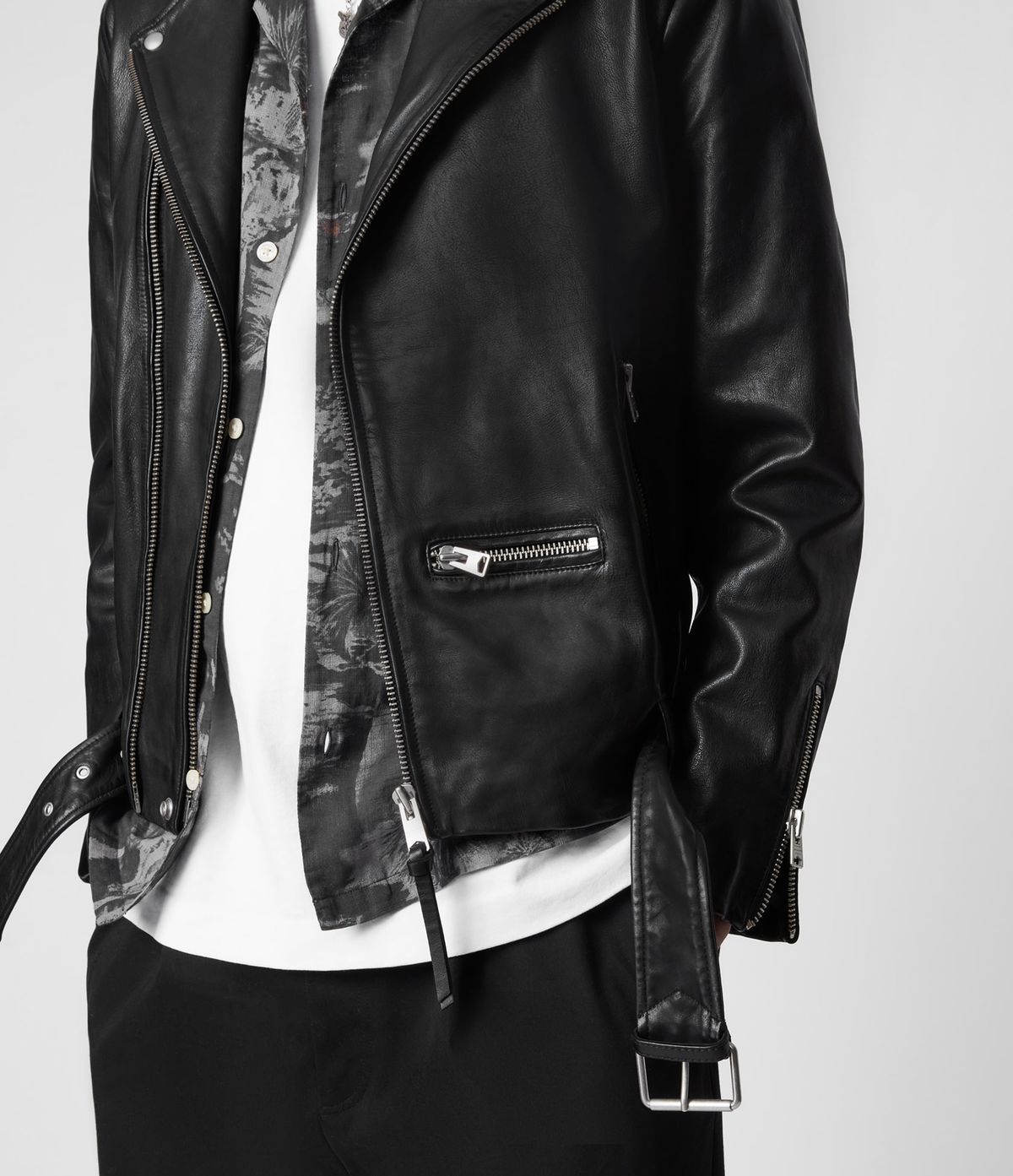 Men's Wick Leather Jacket - Zoomed In Front View