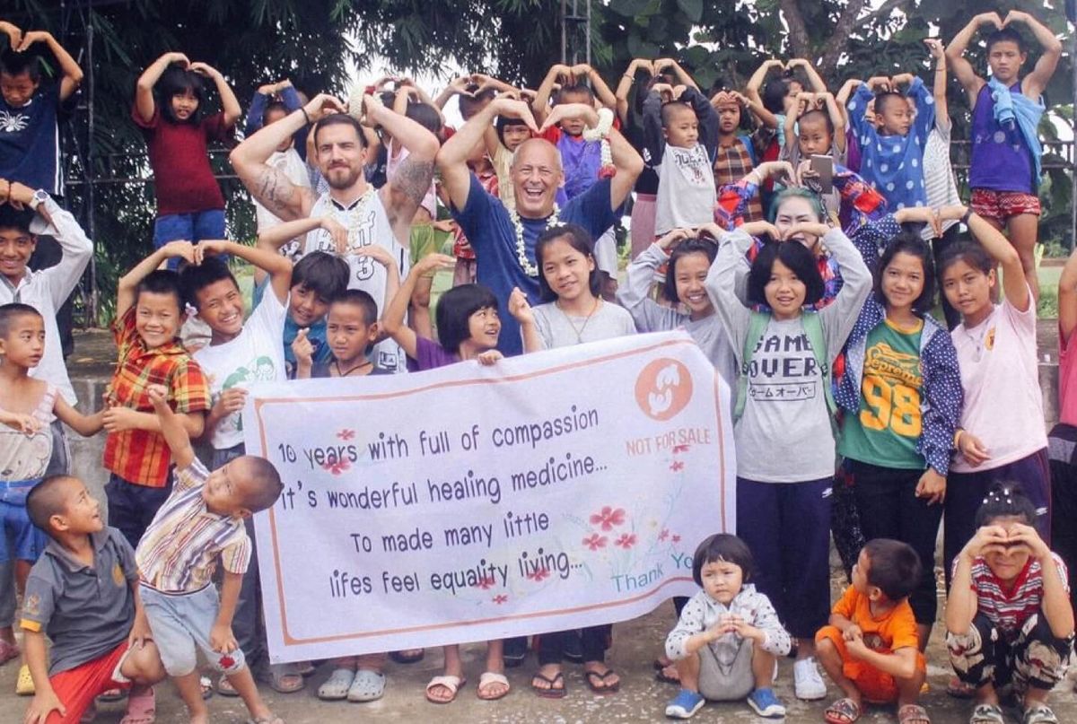 Group picture of the Thailand kids taking part of the Not For Sale programme.